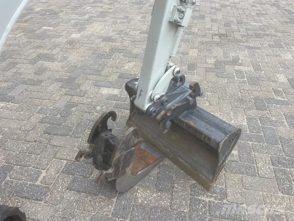 Takeuchi TB 210 R mini graafmachine - lease vanaf 325,- Kub Minigraafmachines < 7t