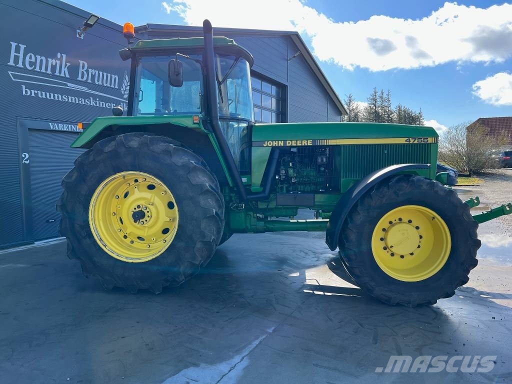 John Deere 4755 Traktori