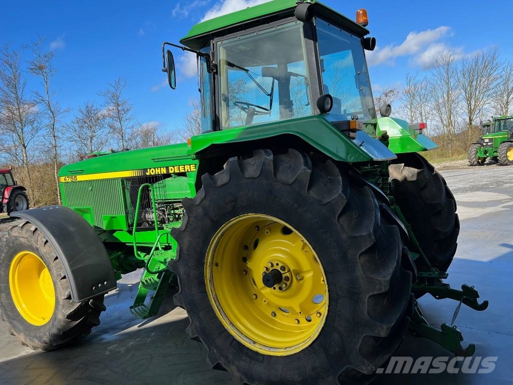 John Deere 4755 Traktori