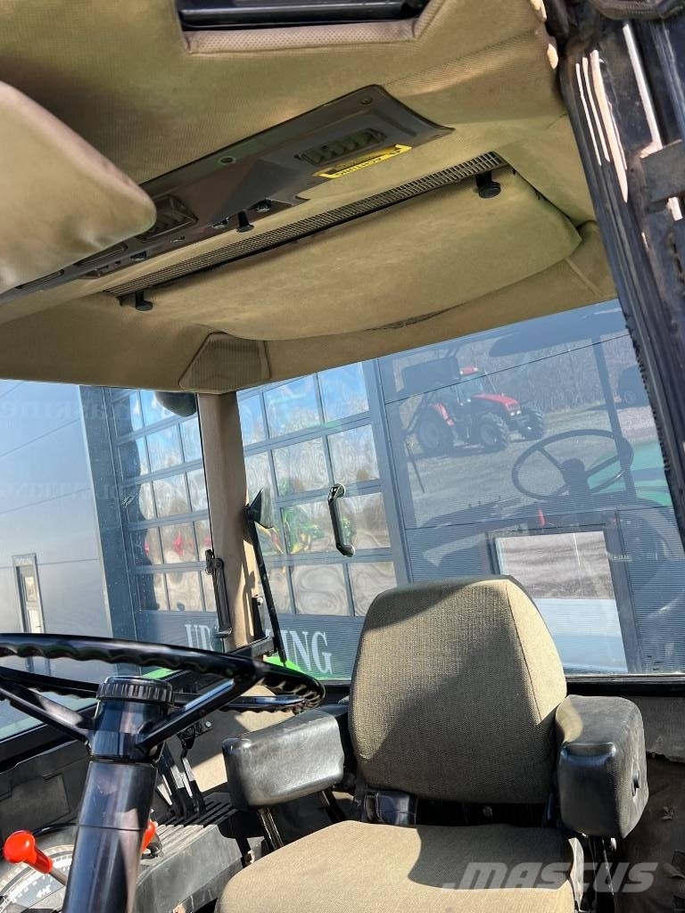 John Deere 4755 Traktori