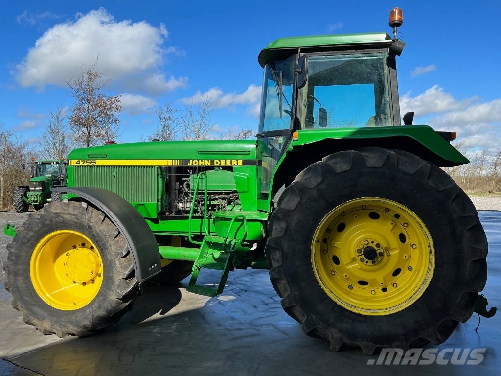 John Deere 4755 Traktori
