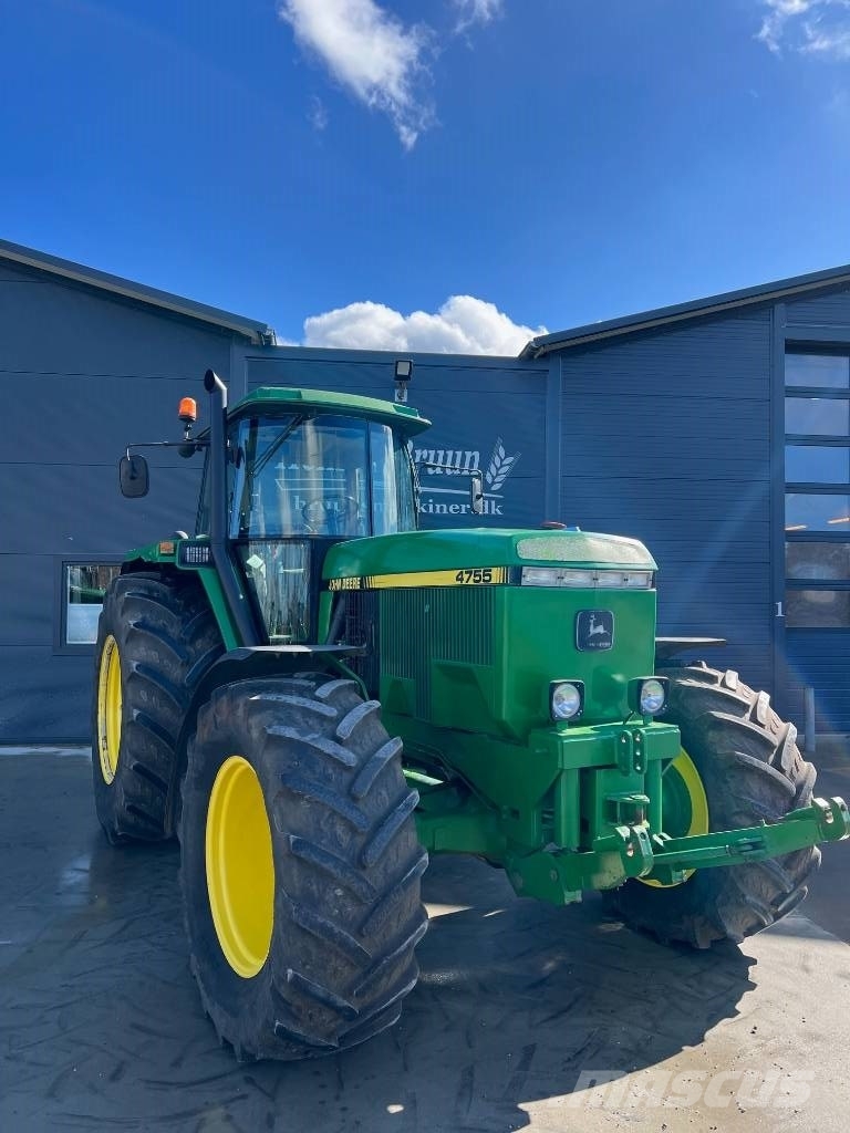John Deere 4755 Traktori