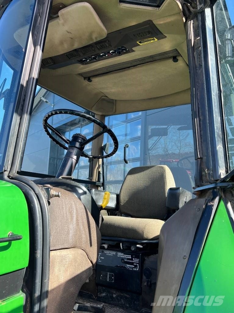 John Deere 4755 Traktori