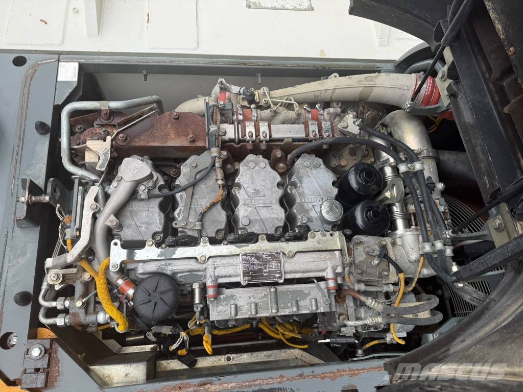Liebherr R 924 Bagri goseničarji