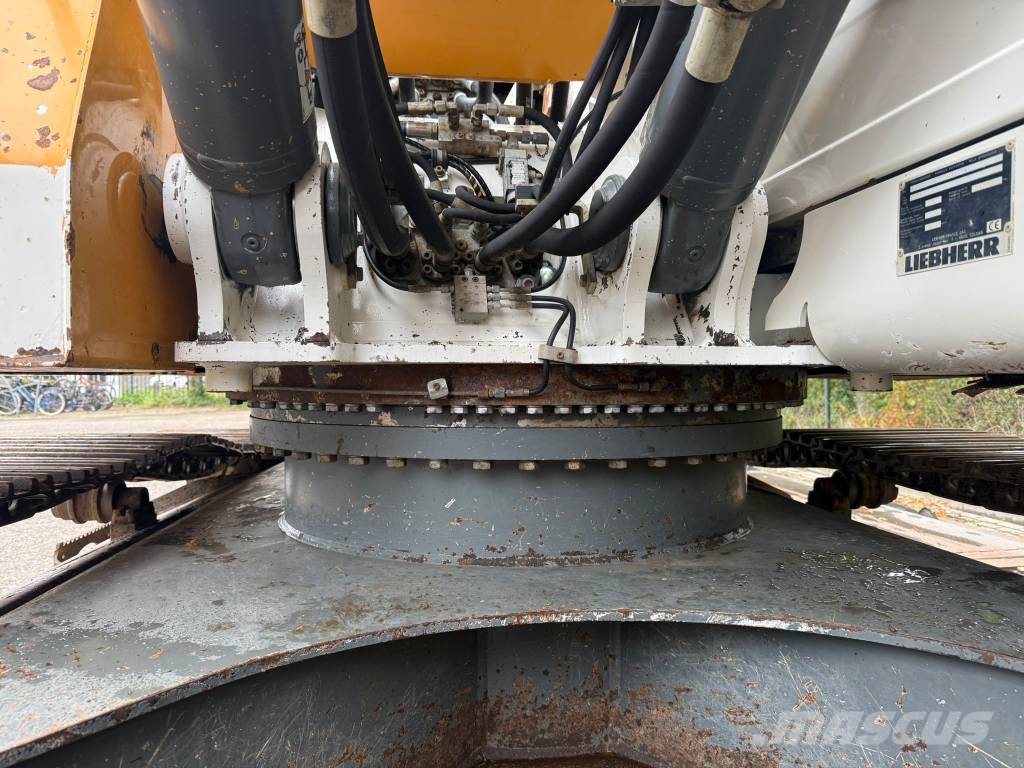 Liebherr R 924 Bagri goseničarji