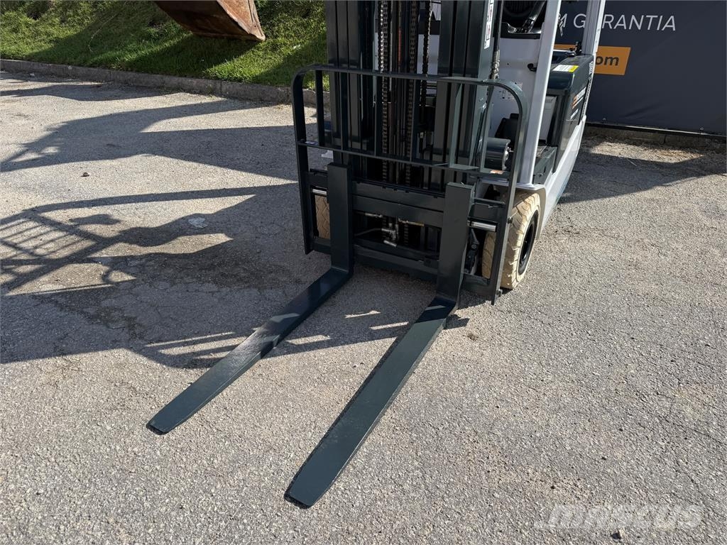 UniCarriers A1N1L18Q Empilhadores eléctricos