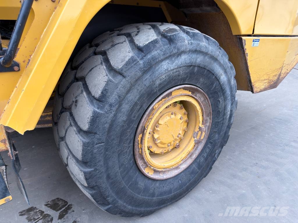 CAT 730C2 Tombereau articulé