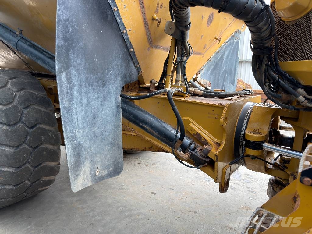 CAT 730C2 Tombereau articulé