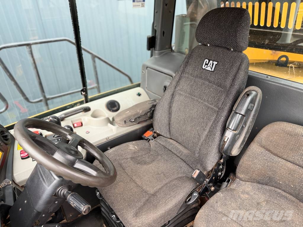 CAT 730C2 Tombereau articulé