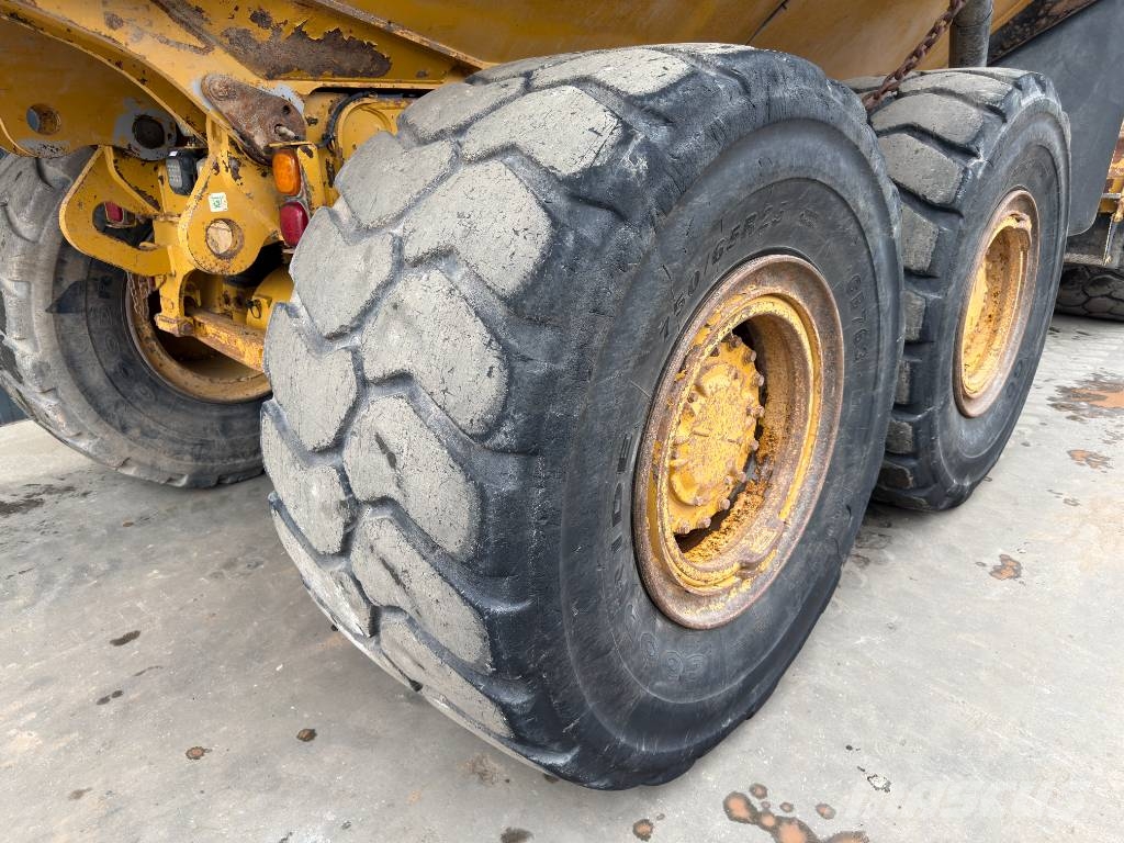 CAT 730C2 Tombereau articulé