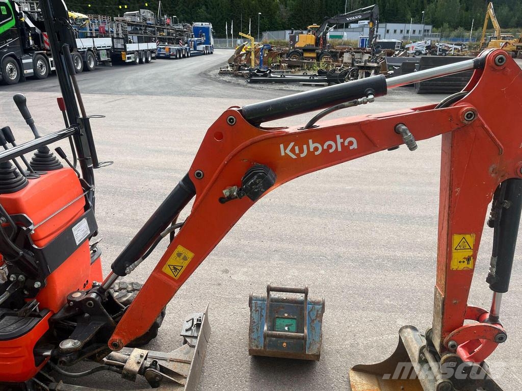 Kubota U10 - 3 Minigraafmachines < 7t