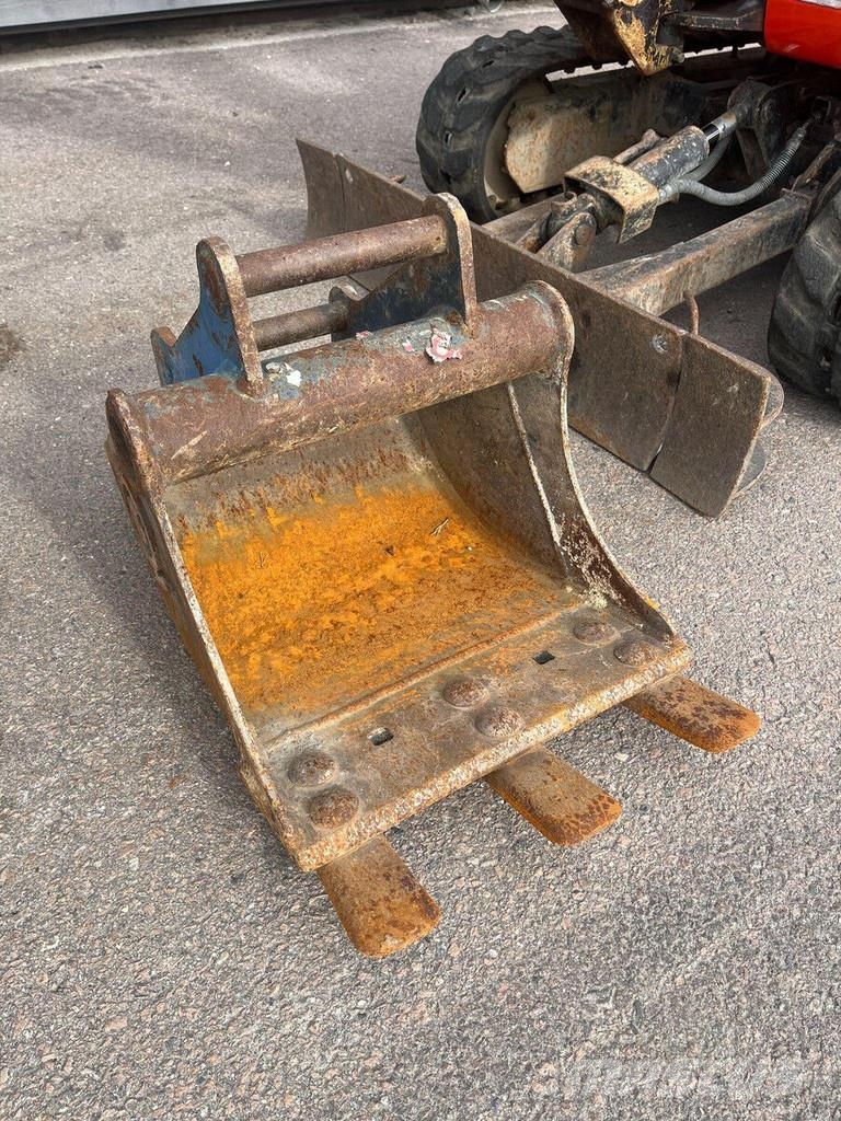 Kubota U10 - 3 Minigraafmachines < 7t