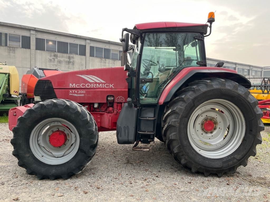 McCormick XTX 200 Traktorok