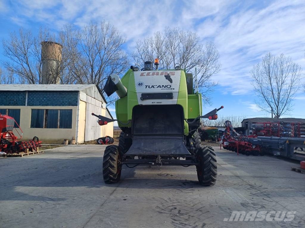 CLAAS Tucano 430 Teraviljakombainid