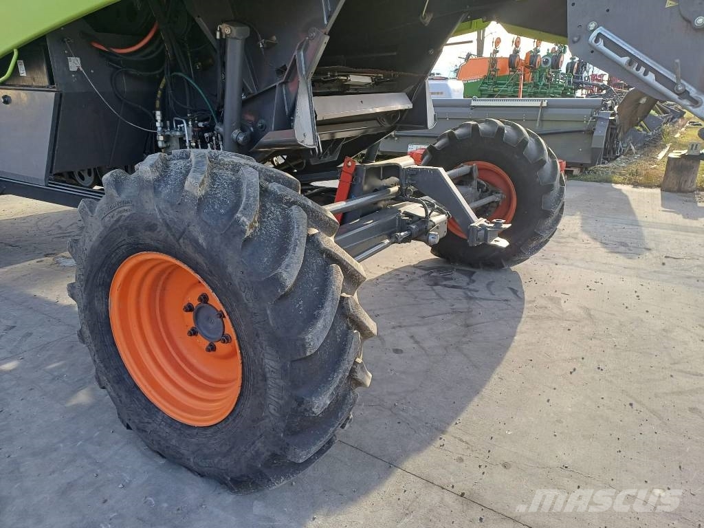 CLAAS Tucano 430 Teraviljakombainid