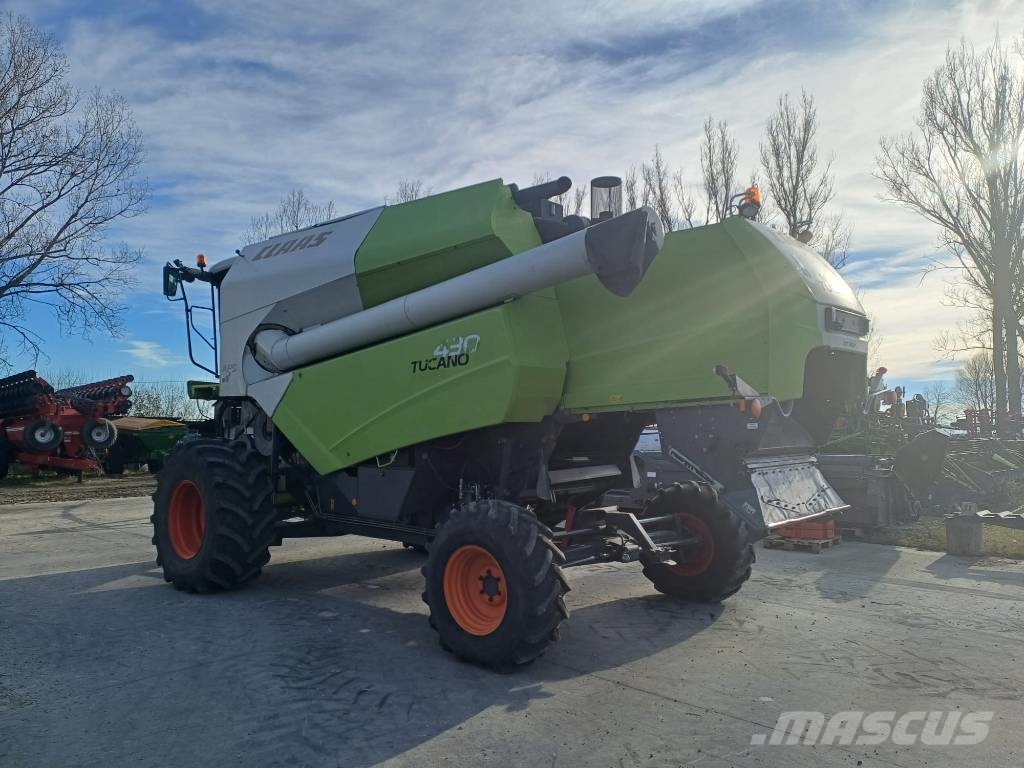 CLAAS Tucano 430 Teraviljakombainid