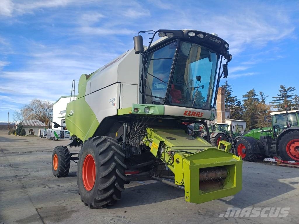 CLAAS Tucano 430 Teraviljakombainid