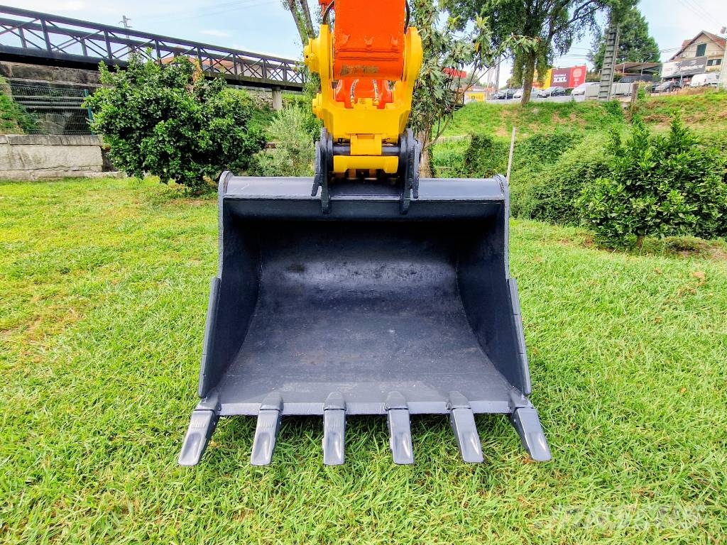 Hitachi Zaxis 210 Bageri guseničari