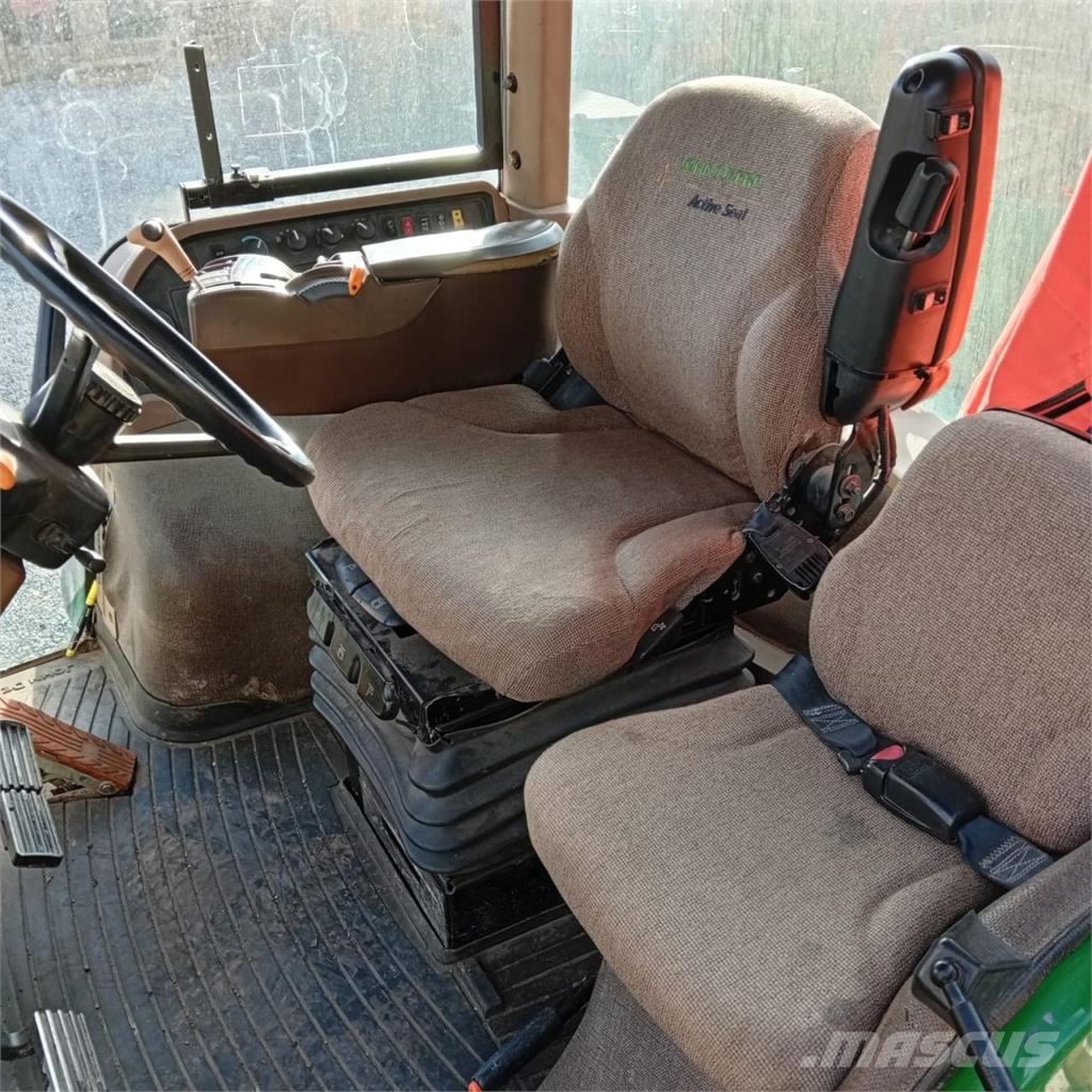 John Deere 7920 Traktorji
