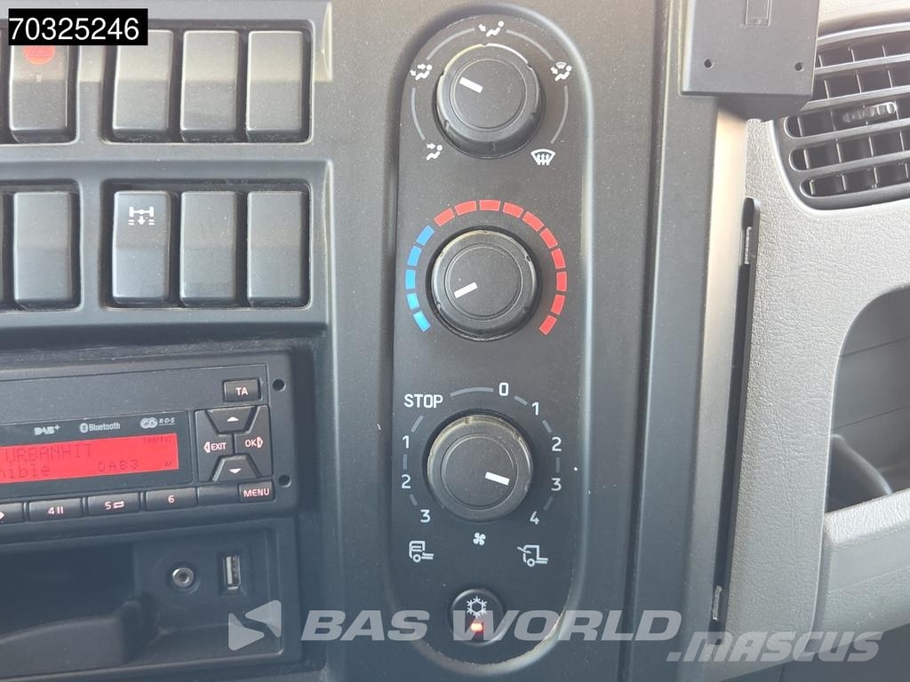 Renault D 240 D 4X2 12tons 1500kg tailgate Automatic Euro شاحنات ذات هيكل صندوقي