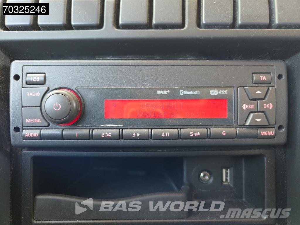Renault D 240 D 4X2 12tons 1500kg tailgate Automatic Euro شاحنات ذات هيكل صندوقي