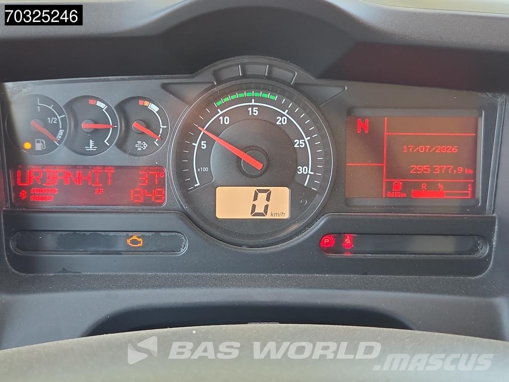 Renault D 240 D 4X2 12tons 1500kg tailgate Automatic Euro شاحنات ذات هيكل صندوقي