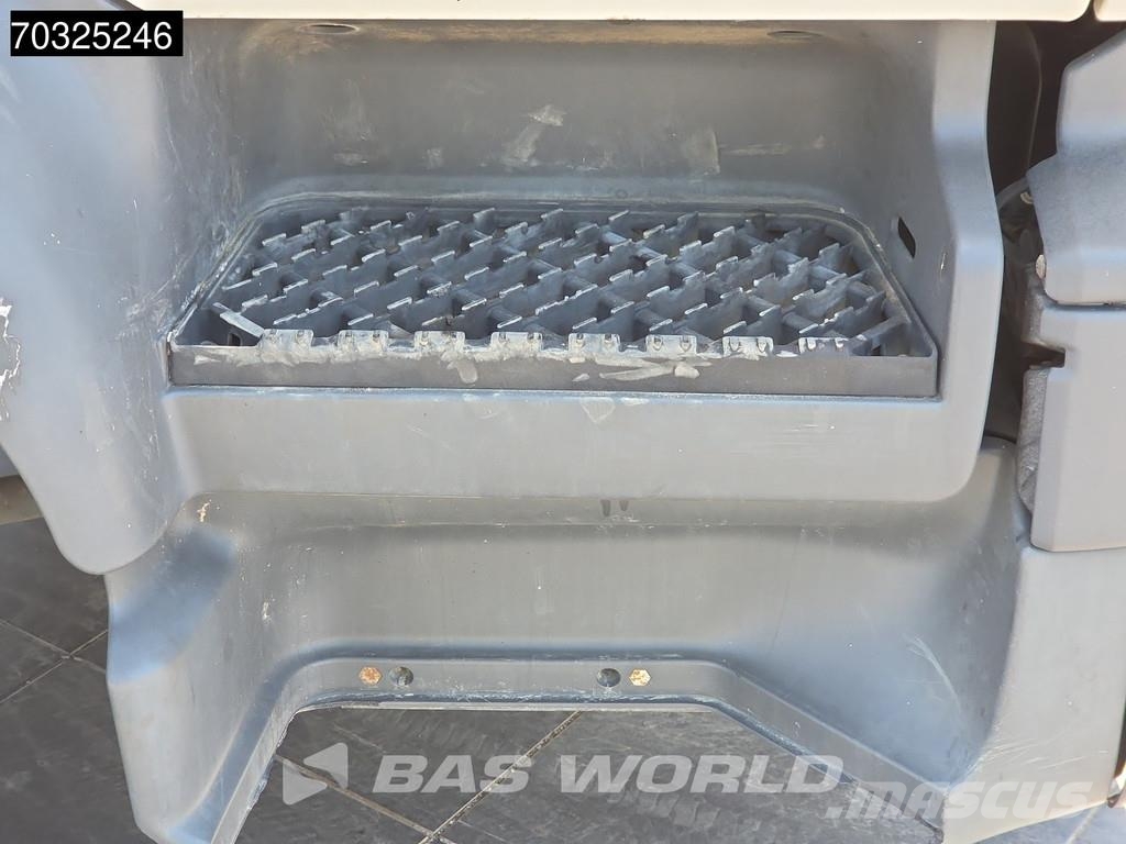 Renault D 240 D 4X2 12tons 1500kg tailgate Automatic Euro شاحنات ذات هيكل صندوقي