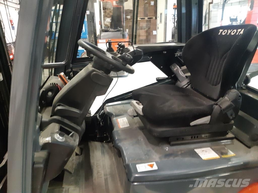 Toyota 8FBE15T Elmotviktstruckar