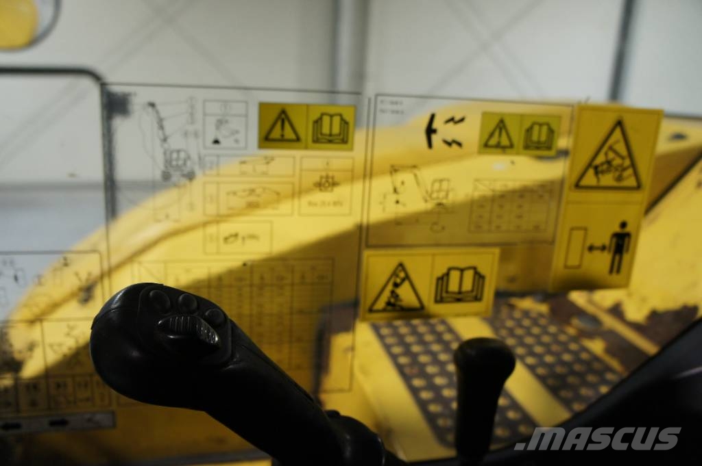 Komatsu -15% | PW118MR-8 – Koparka Kołowa + 3 łyżki Escavatori gommati
