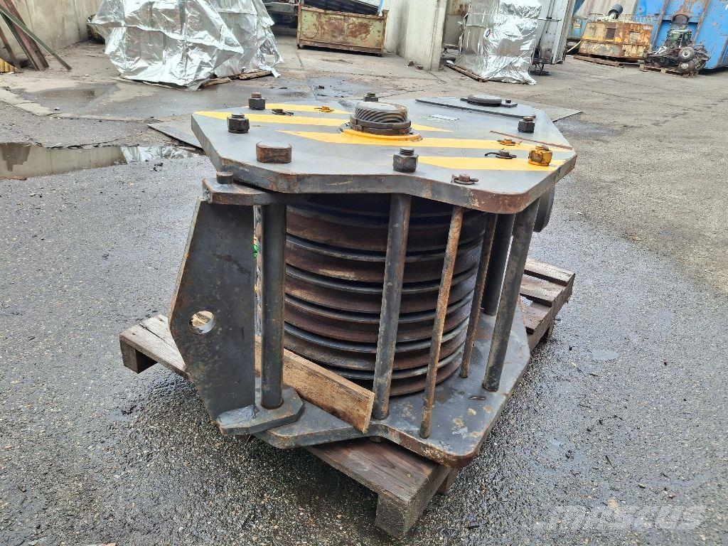 Sany SCC1000 100T Talhas, guinchos e elevadores de materiais