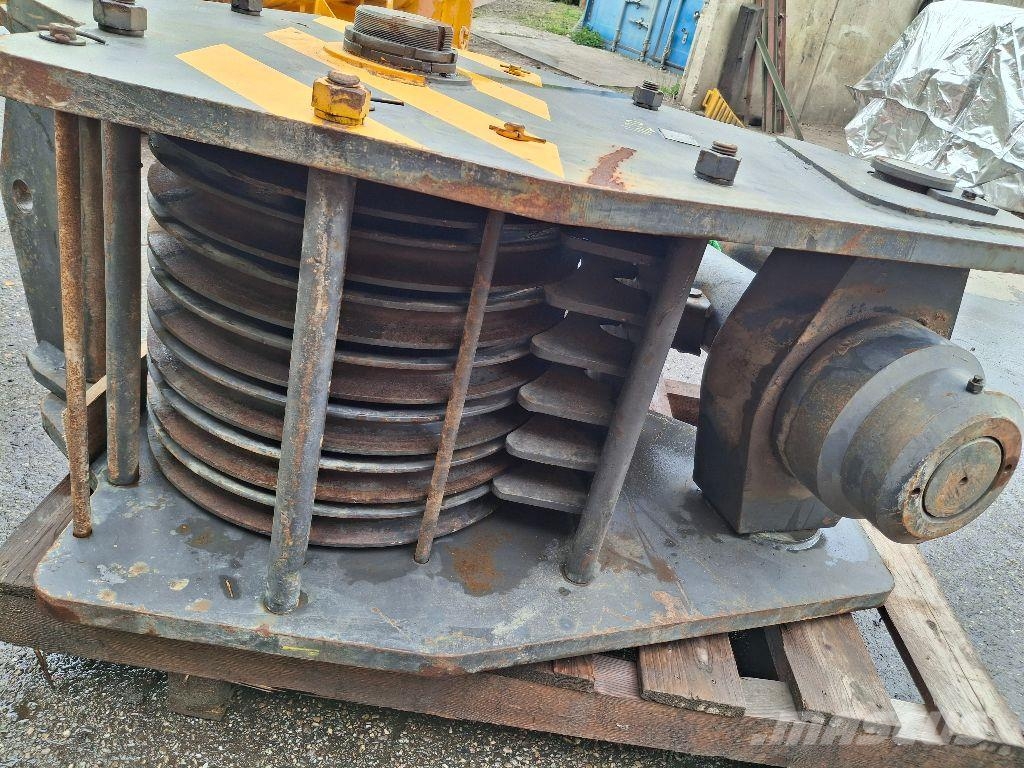 Sany SCC1000 100T Talhas, guinchos e elevadores de materiais