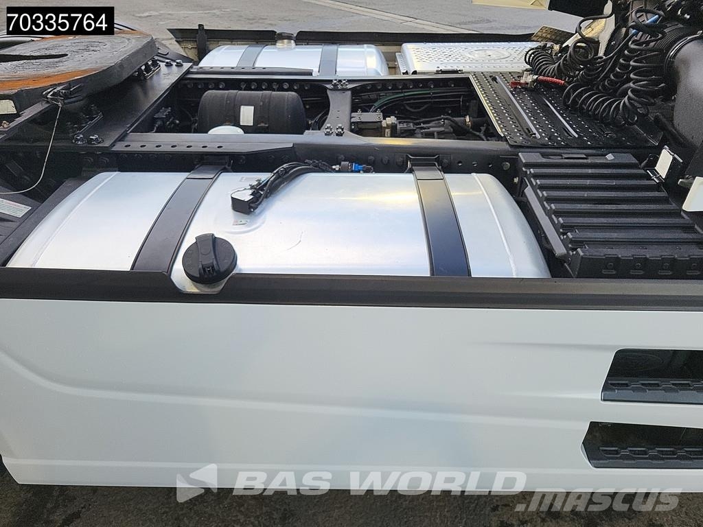 Ford F-Max 500 4X2 Retarder 2x Tanks Standklima Navi AC Tractor Units