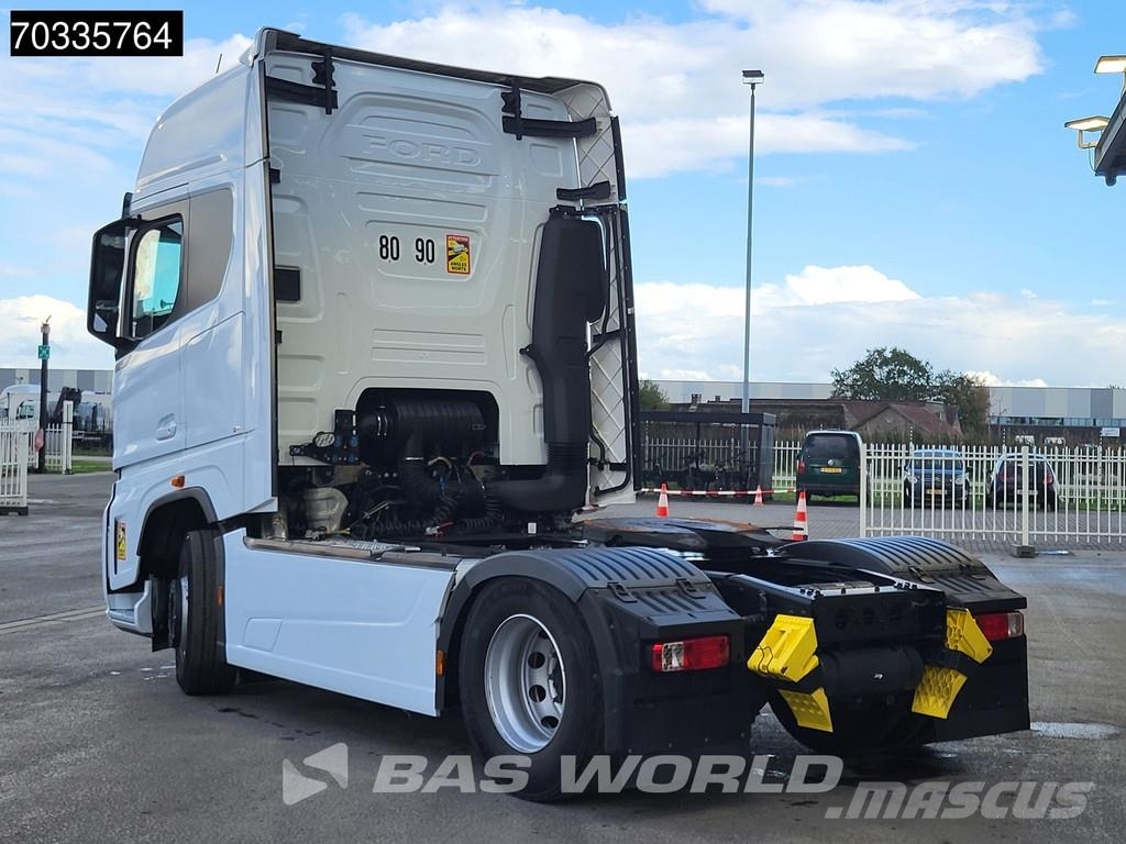Ford F-Max 500 4X2 Retarder 2x Tanks Standklima Navi AC Tractor Units