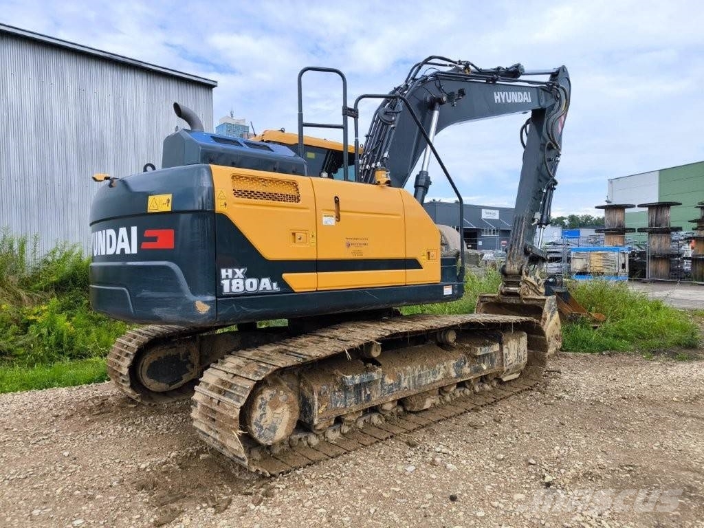Hyundai HX180AL 履带挖掘机