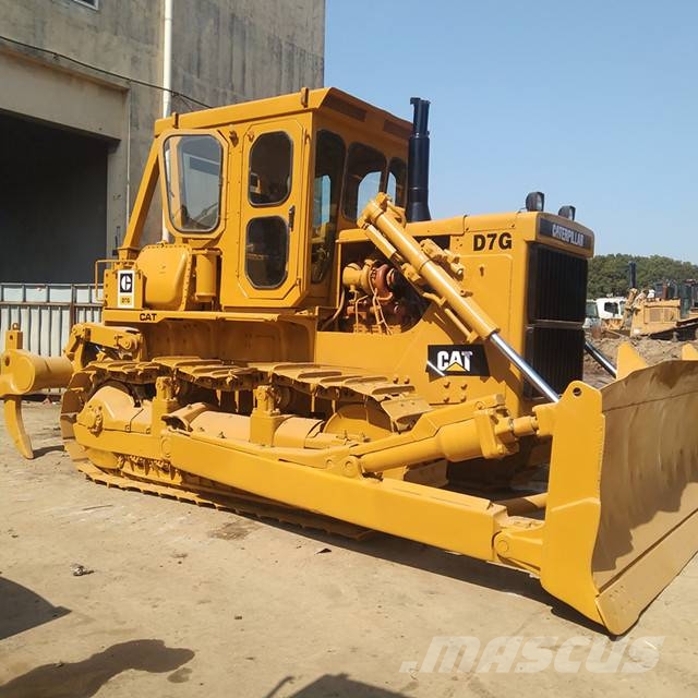 CAT D 7 G بلدوزرات مجنزرة