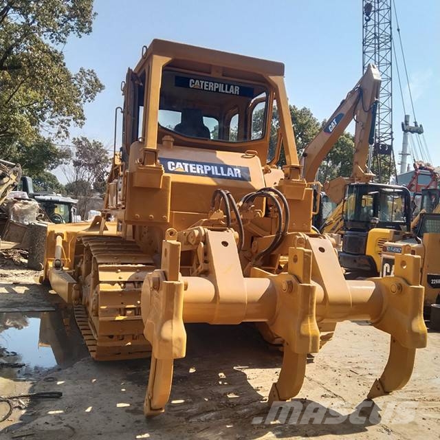 CAT D 7 G بلدوزرات مجنزرة
