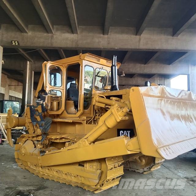 CAT D 7 G بلدوزرات مجنزرة