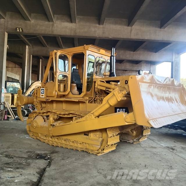 CAT D 7 G بلدوزرات مجنزرة