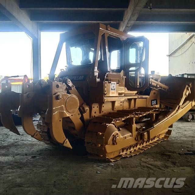 CAT D 7 G بلدوزرات مجنزرة