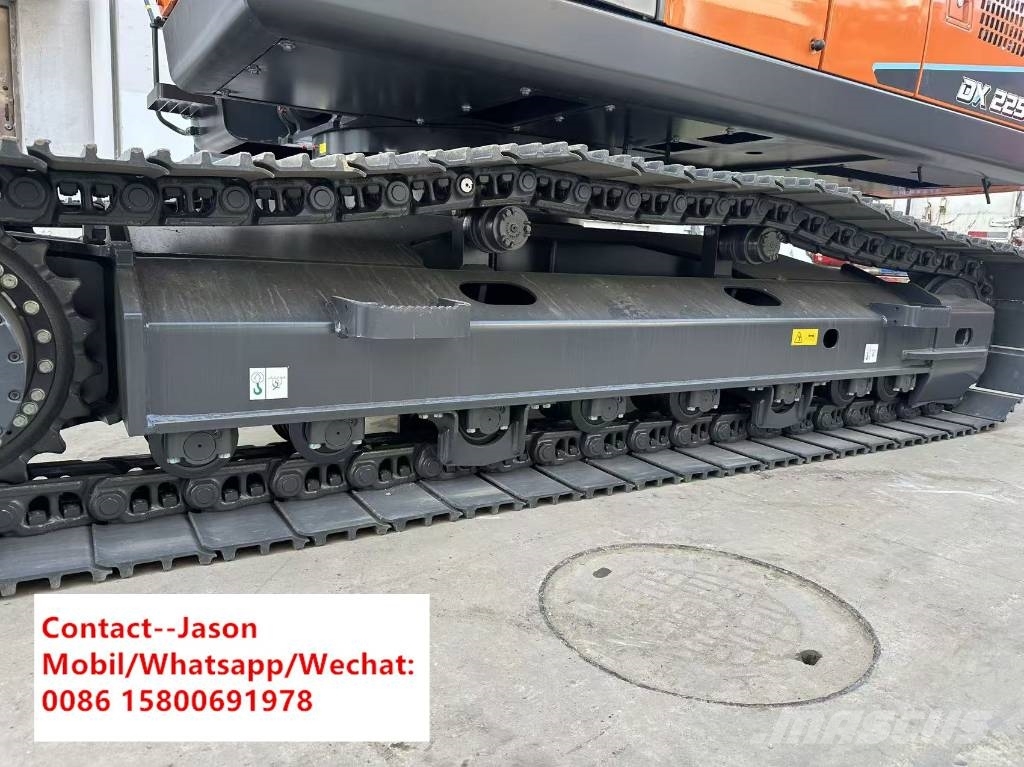 Develon DX 225 LC Crawler excavators