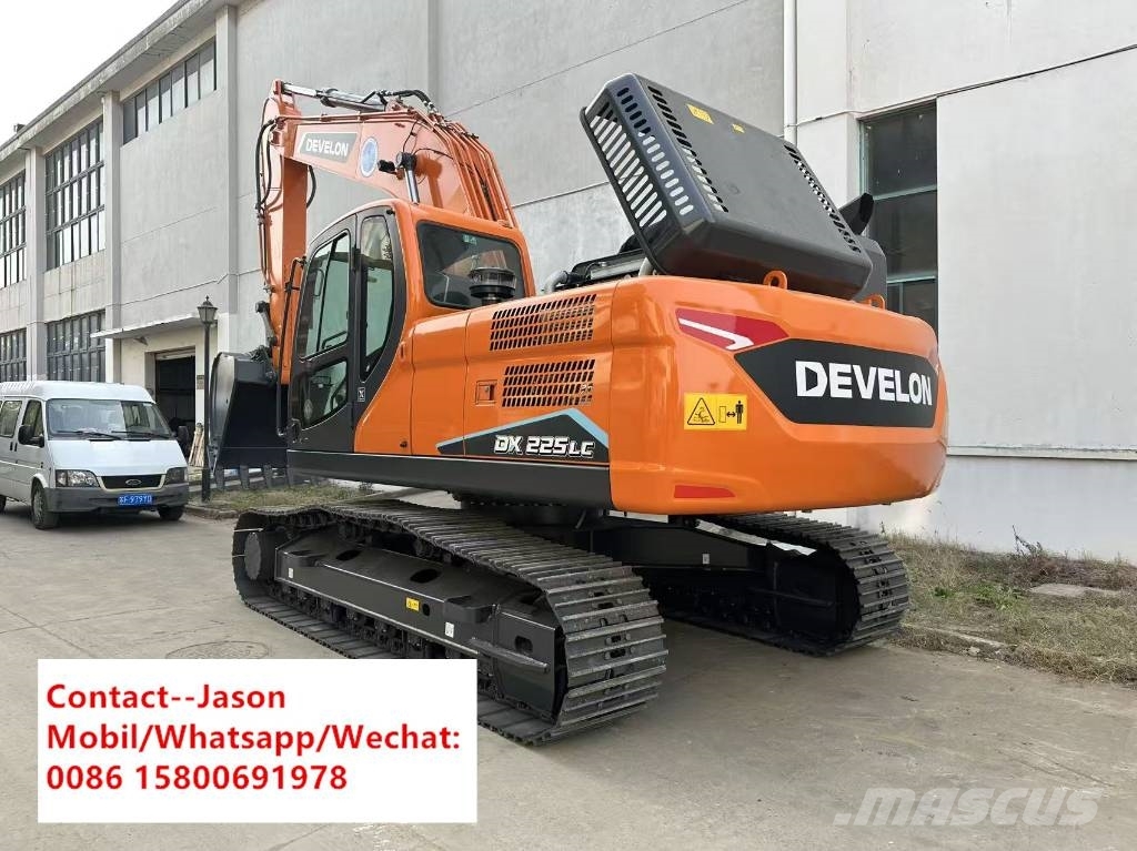 Develon DX 225 LC Crawler excavators