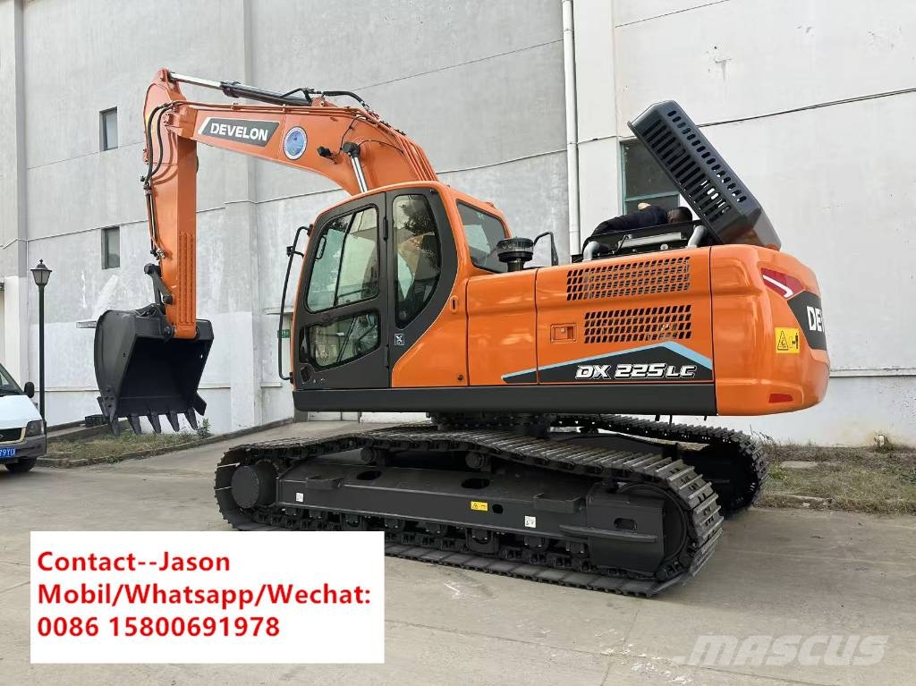 Develon DX 225 LC Crawler excavators