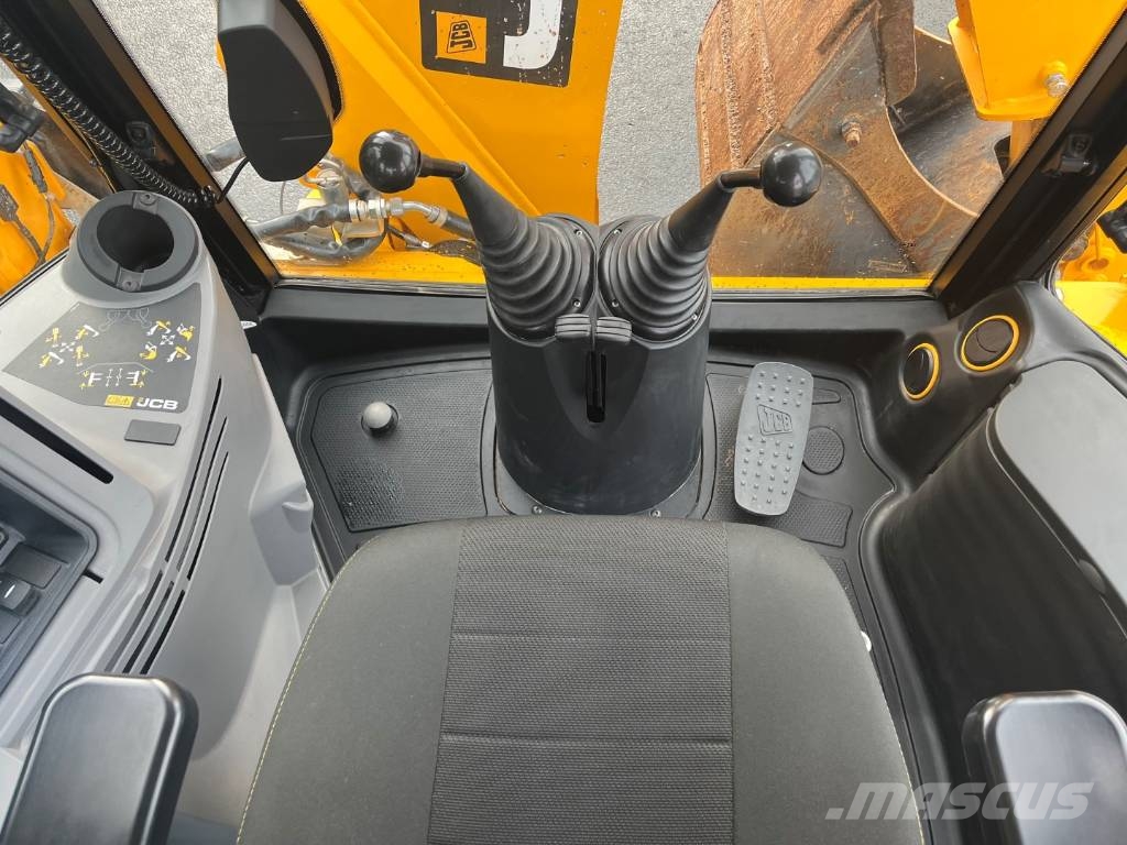 JCB 3CX Sitemaster Plus Ekskavatori-iekrāvēji