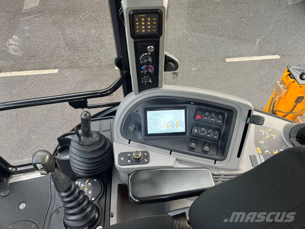 JCB 3CX Sitemaster Plus Tier 3 Backhoe loaders
