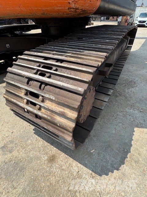 Hitachi ZX 225 Rupsgraafmachines
