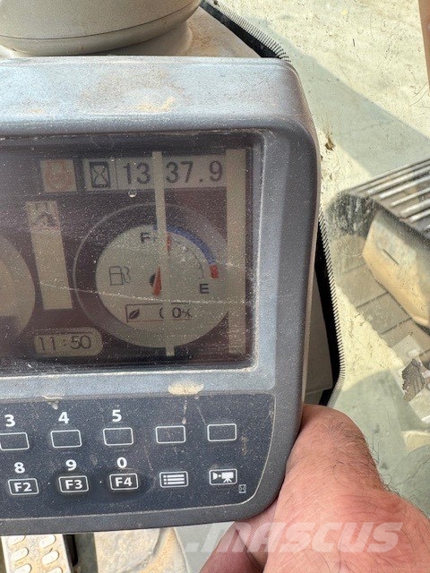 Hitachi ZX 225 Rupsgraafmachines
