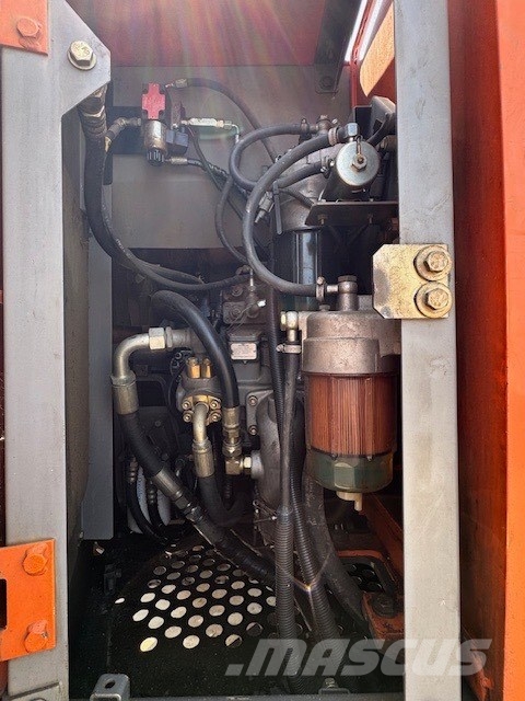 Hitachi ZX 225 Rupsgraafmachines