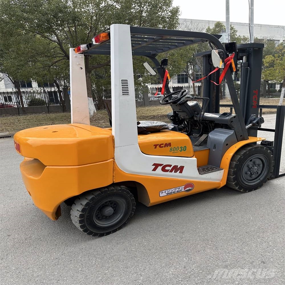 TCM FD30ZT شاحنات الديزل