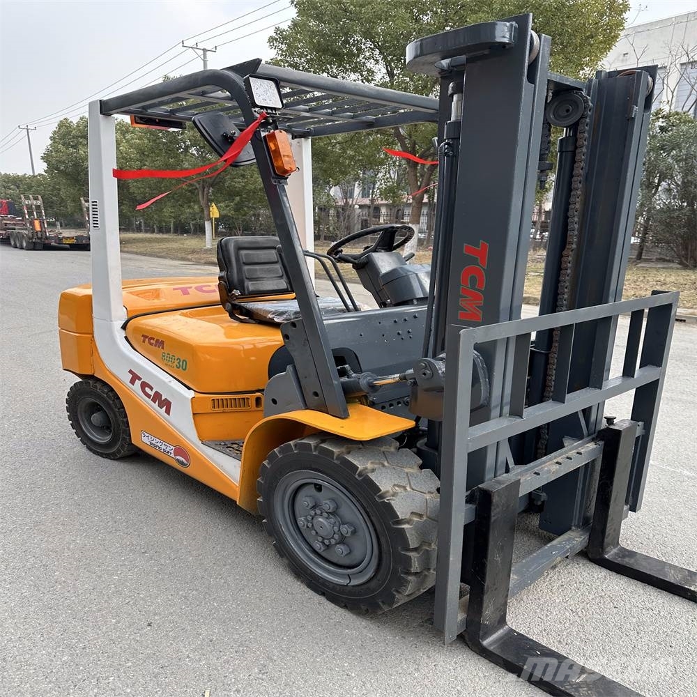 TCM FD30ZT شاحنات الديزل