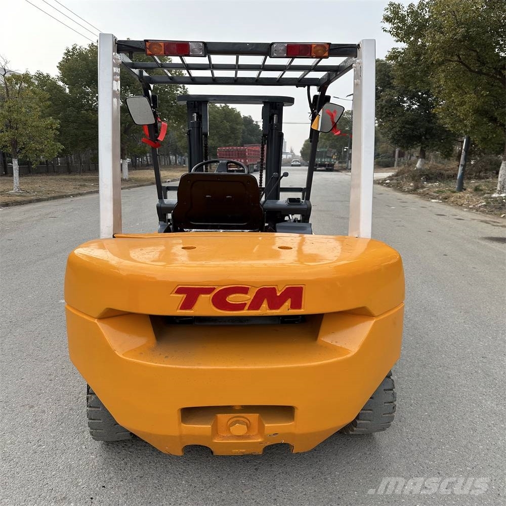 TCM FD30ZT شاحنات الديزل